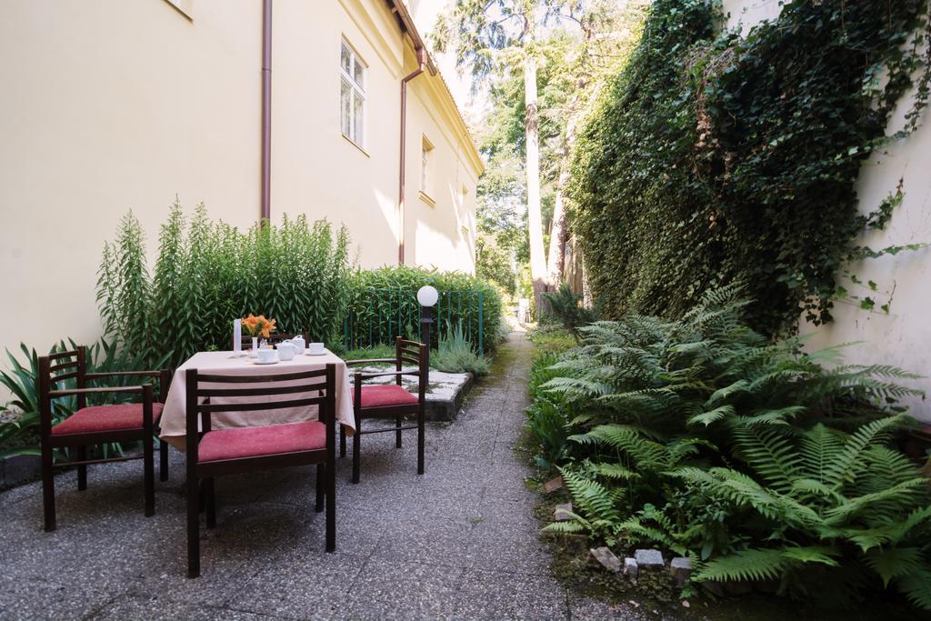 Pension Dientzenhofer Прага Экстерьер фото