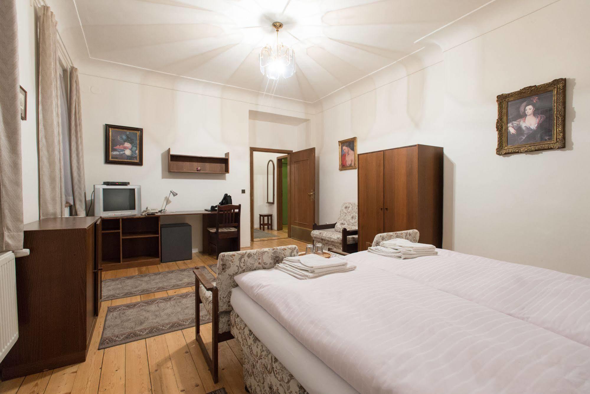 Pension Dientzenhofer Прага Экстерьер фото