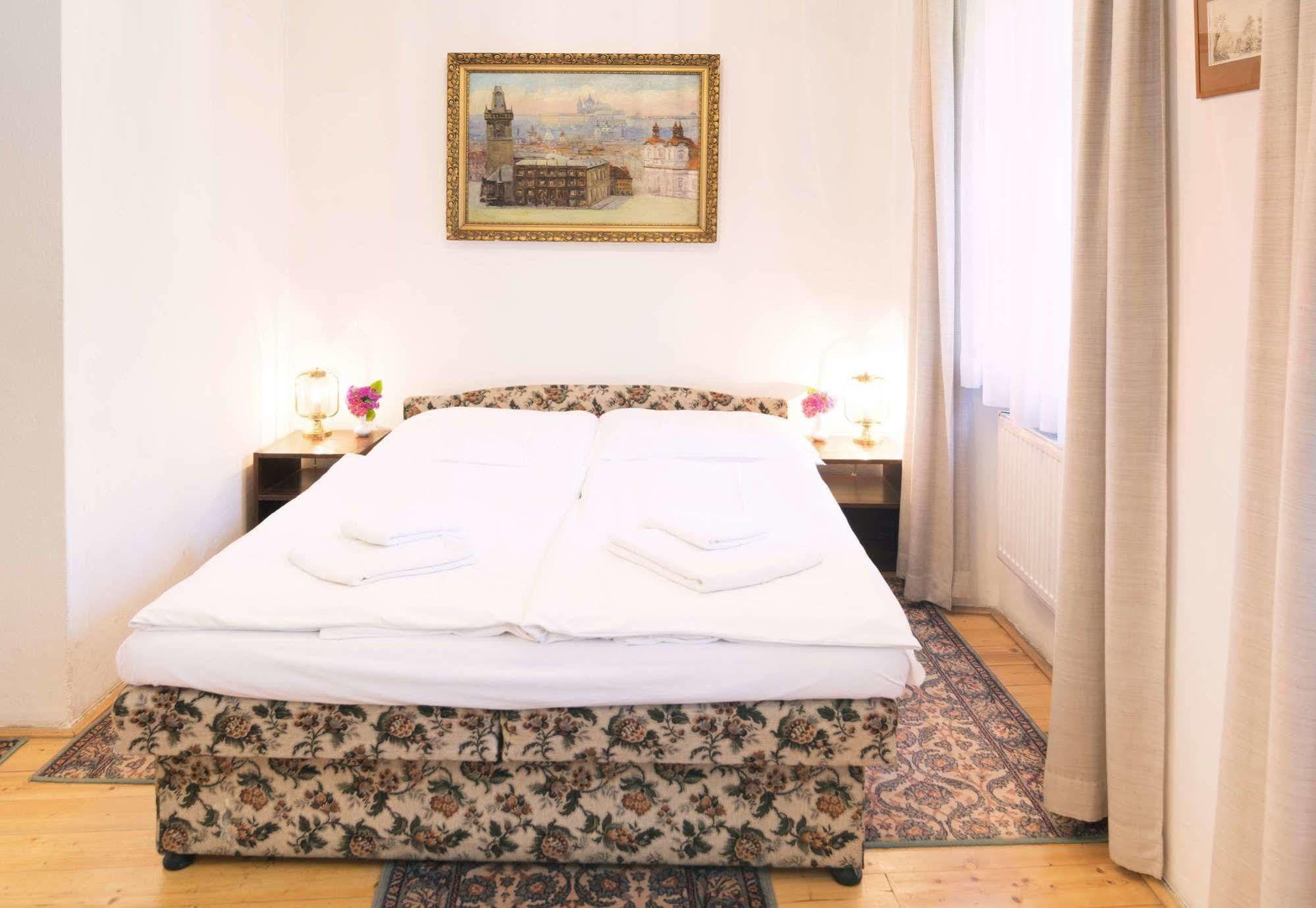 Pension Dientzenhofer Прага Экстерьер фото