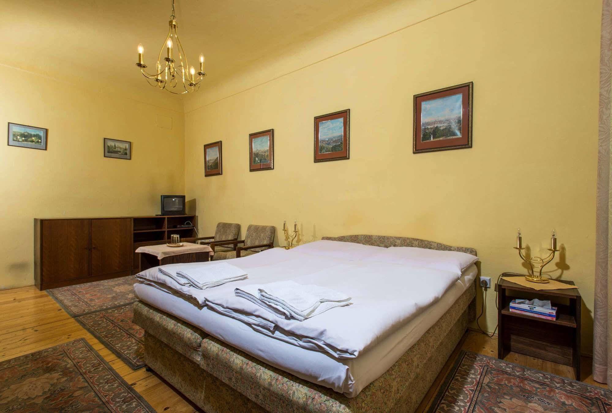 Pension Dientzenhofer Прага Экстерьер фото